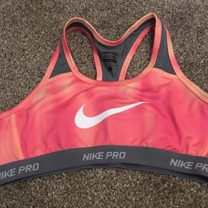 ❤️ PRICE DROP!!Nike Girls Large Sports Bra